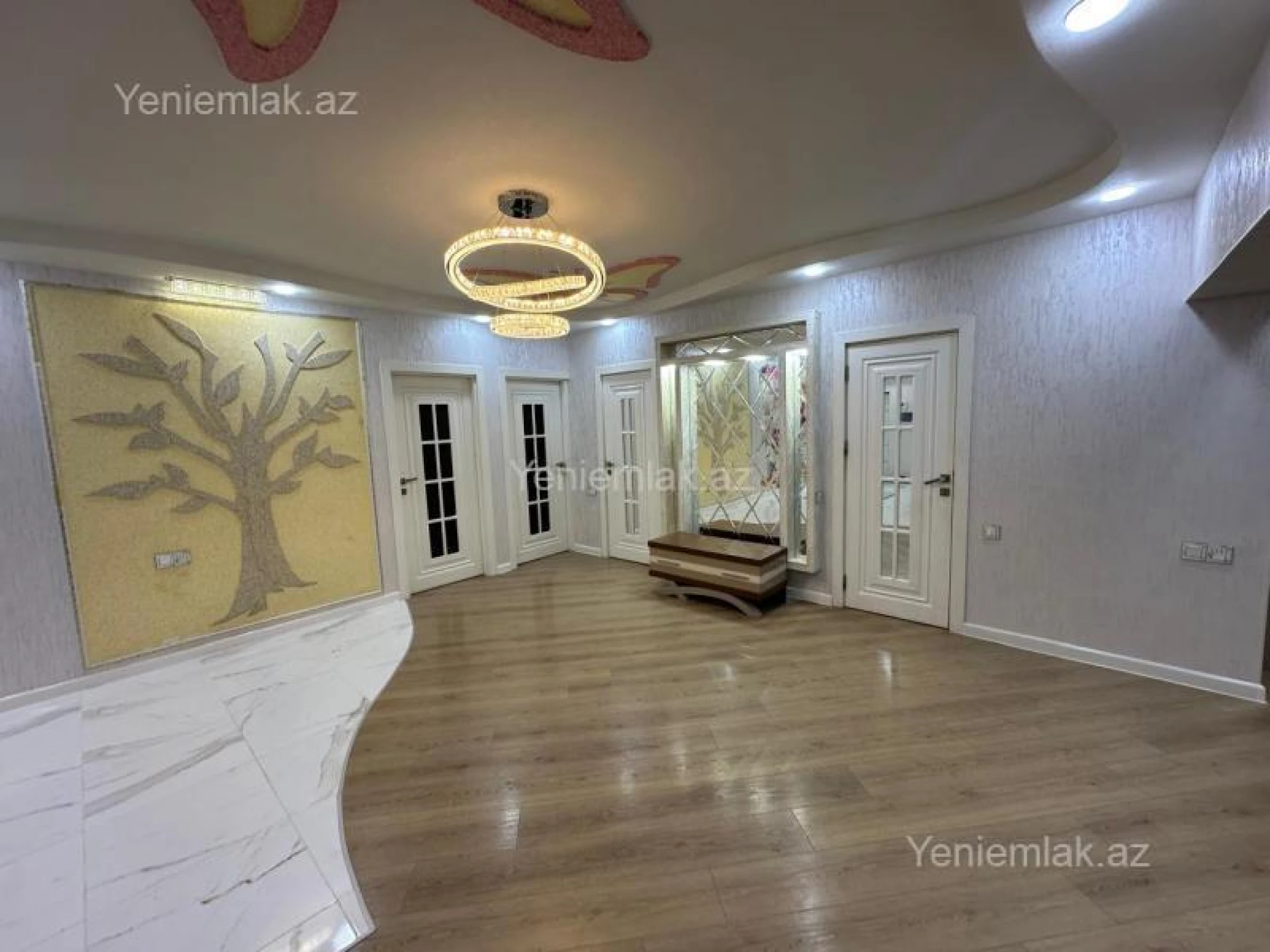 Satılır 3 otaqlı yeni tikili 130 m²