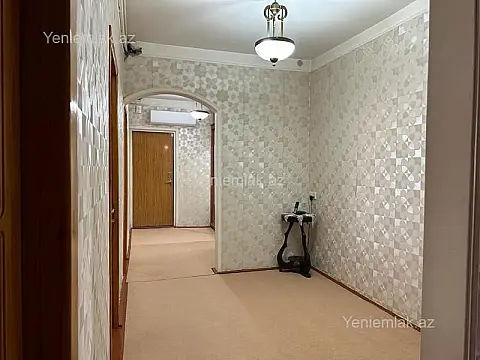Satılır 4 otaqlı köhnə tikili 110 m²