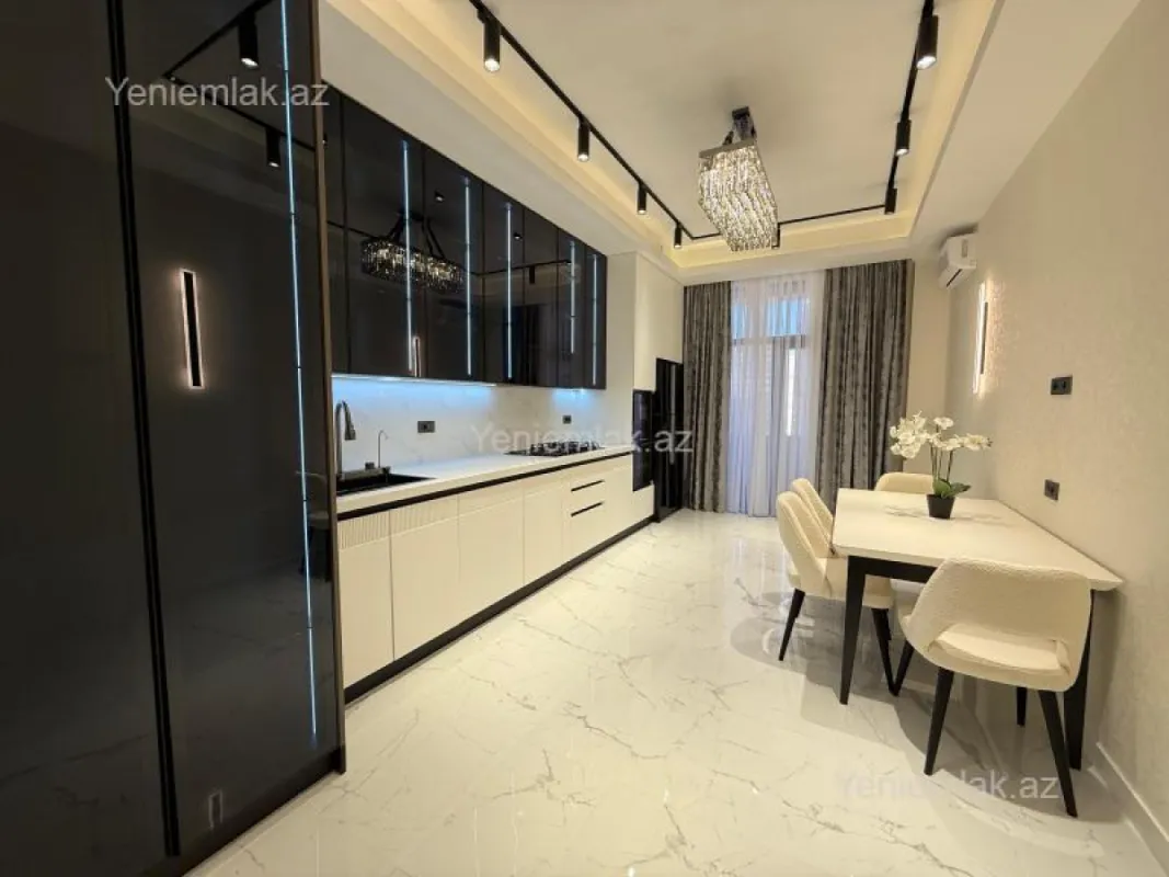 Satılır 4 otaqlı yeni tikili 195 m²