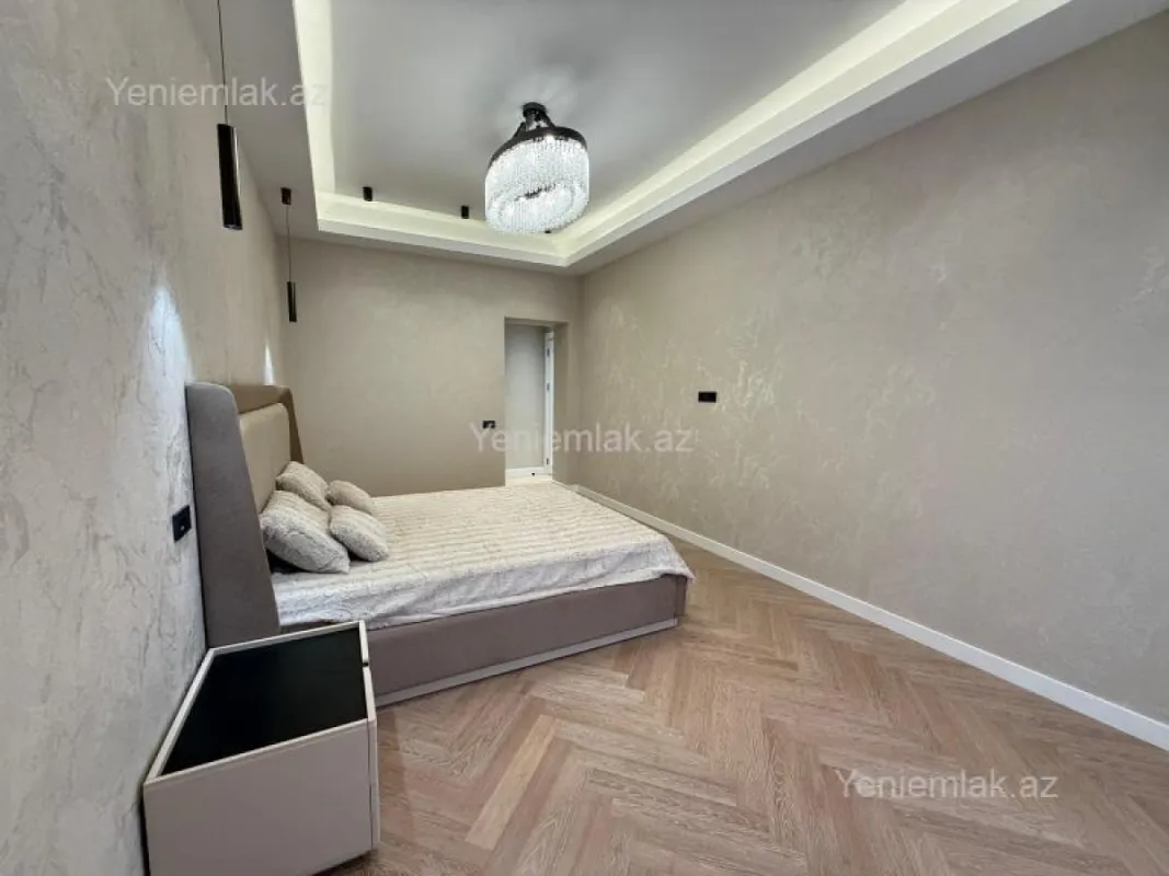 Satılır 4 otaqlı yeni tikili 195 m²