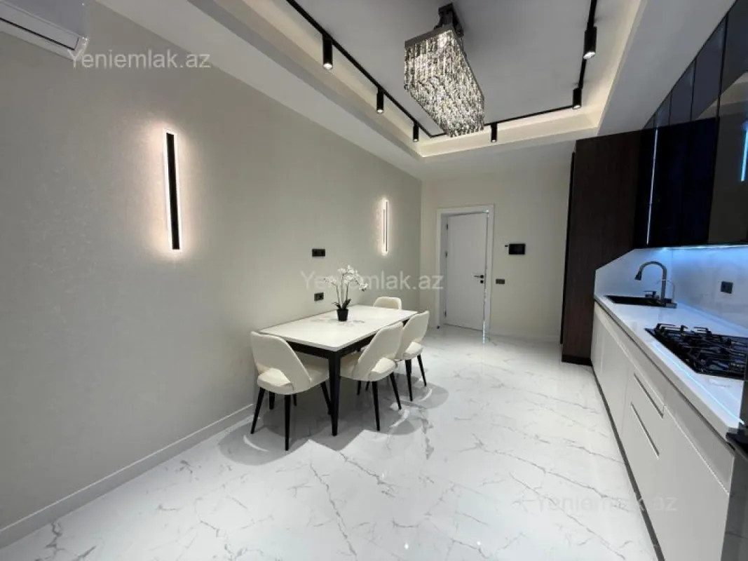 Satılır 4 otaqlı yeni tikili 195 m²