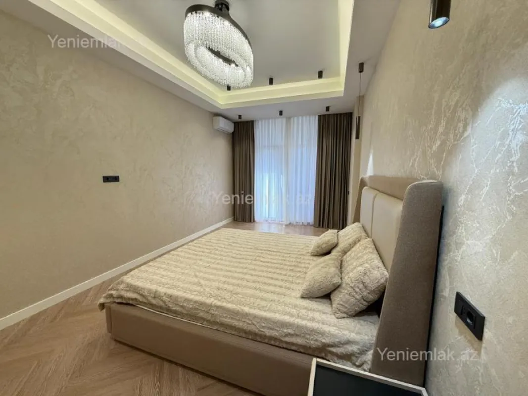 Satılır 4 otaqlı yeni tikili 195 m²