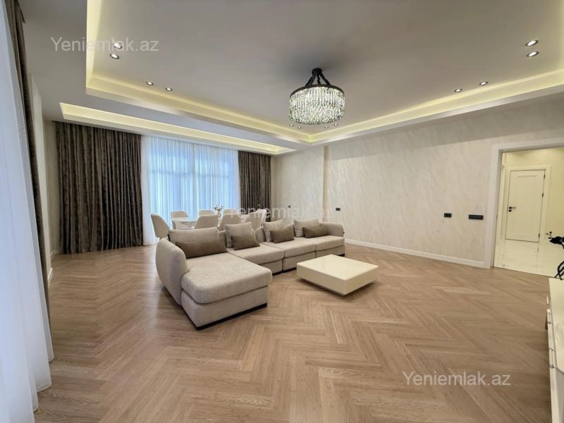 Satılır 4 otaqlı yeni tikili 195 m²