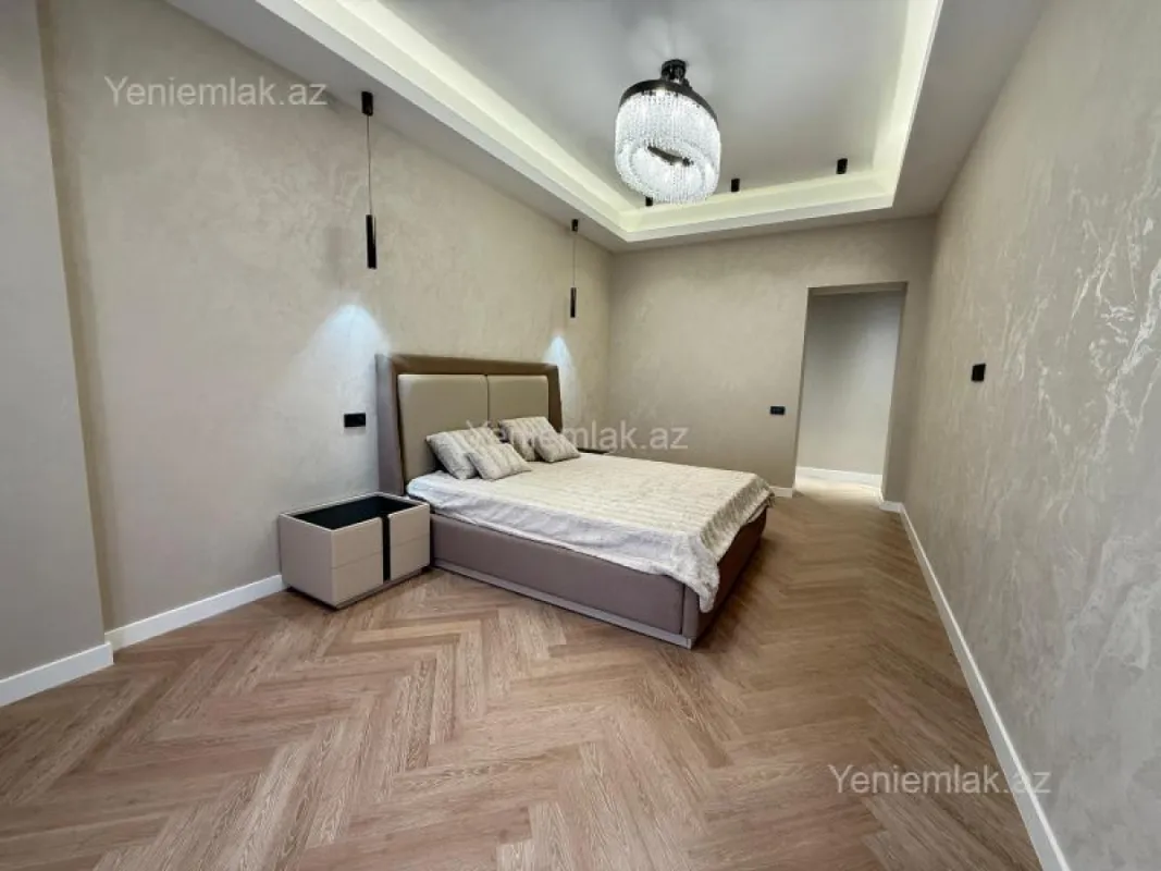 Satılır 4 otaqlı yeni tikili 195 m²