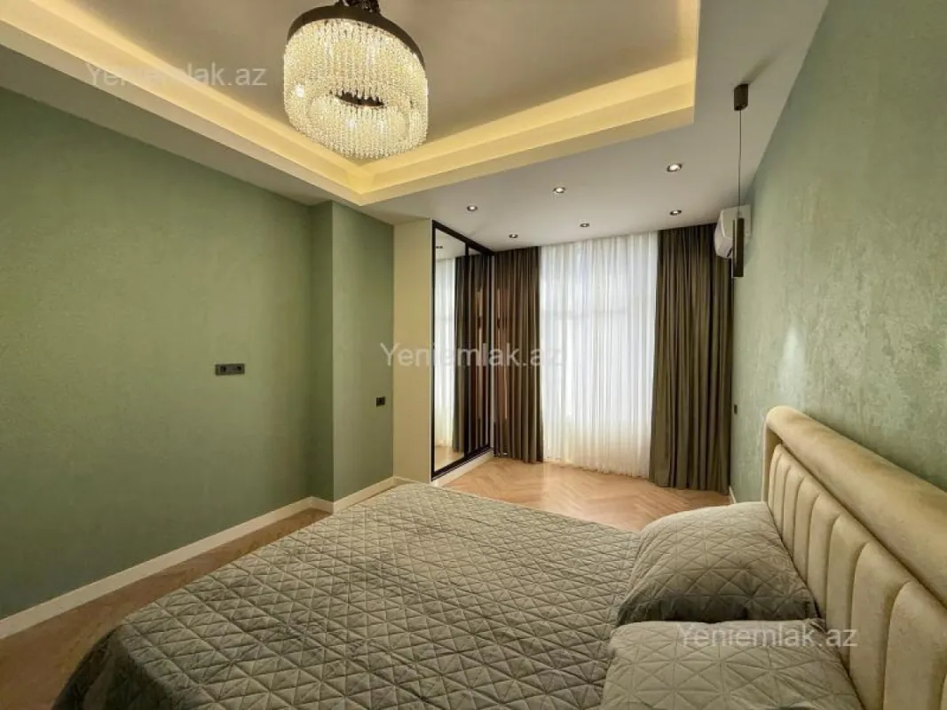 Satılır 4 otaqlı yeni tikili 195 m²