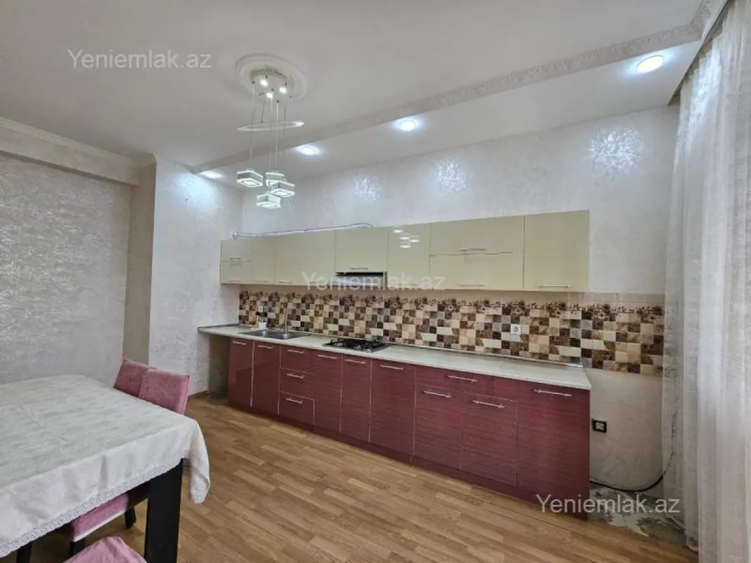 Satılır 3 otaqlı yeni tikili 83 m²