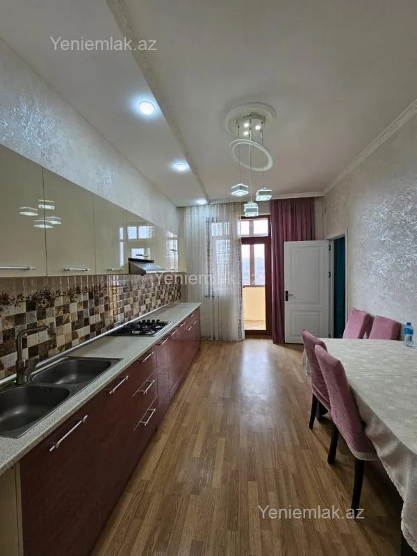 Satılır 3 otaqlı yeni tikili 83 m²