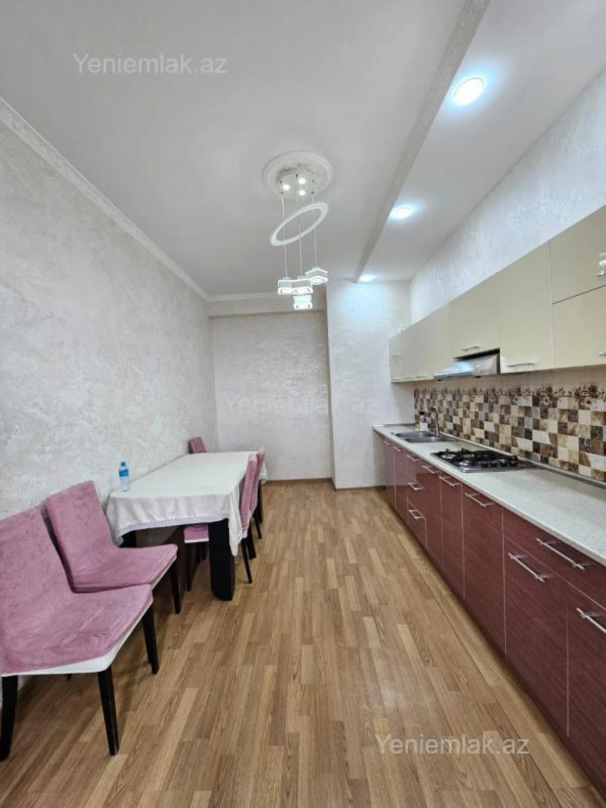 Satılır 3 otaqlı yeni tikili 83 m²