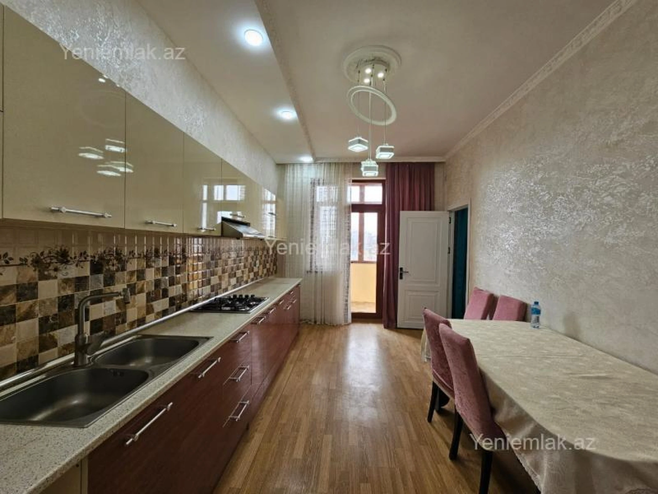 Satılır 3 otaqlı yeni tikili 83 m²