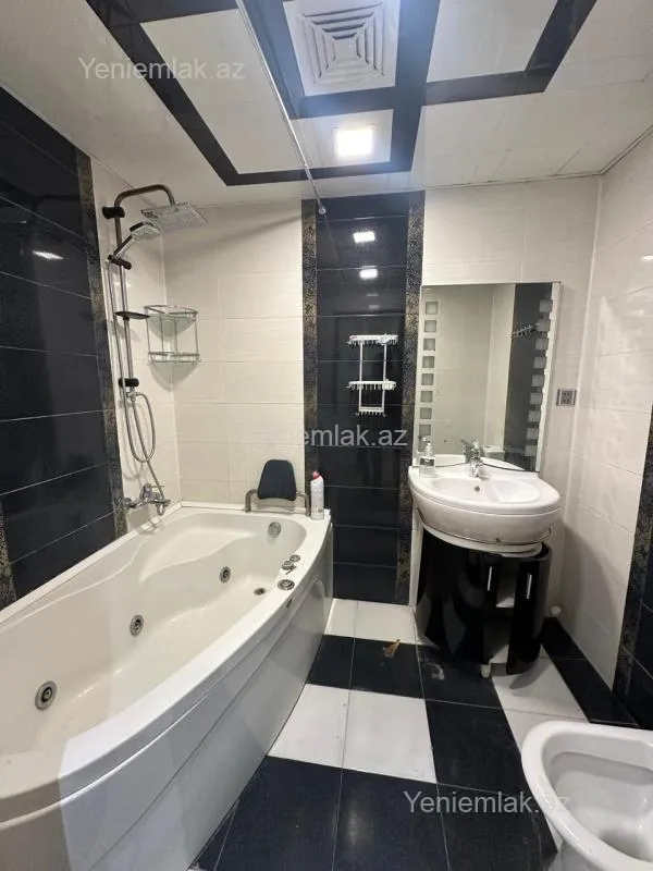 Satılır 2 otaqlı yeni tikili 90 m²