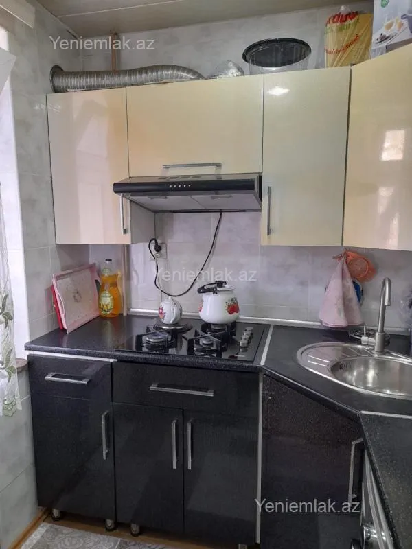 Satılır 2 otaqlı köhnə tikili 50 m²