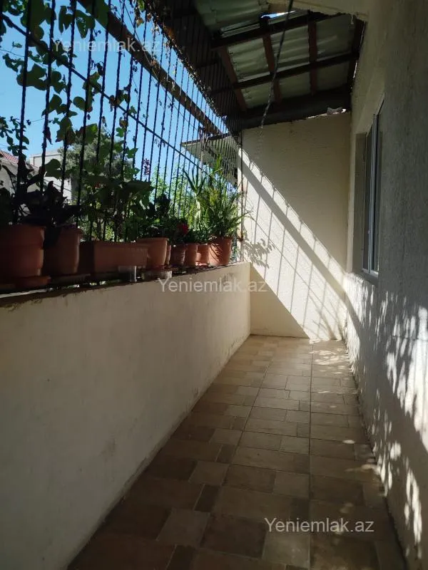 Satılır 4 otaqlı köhnə tikili 90 m²