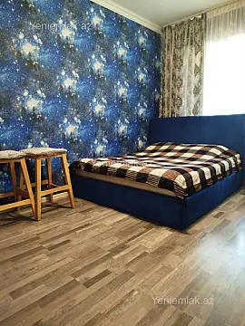 Satılır 4 otaqlı köhnə tikili 90 m²