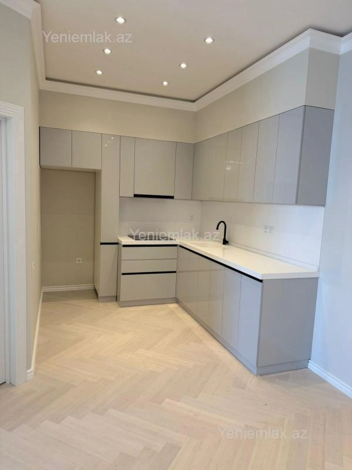 Satılır 2 otaqlı yeni tikili 77 m²