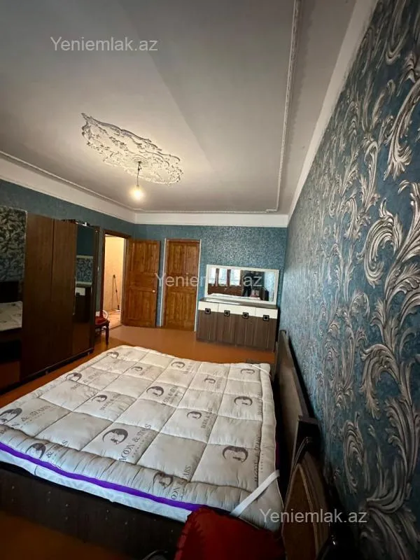 Satılır 3 otaqlı köhnə tikili 85 m²