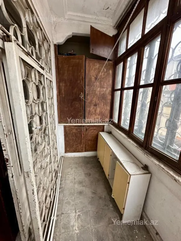 Satılır 3 otaqlı köhnə tikili 85 m²