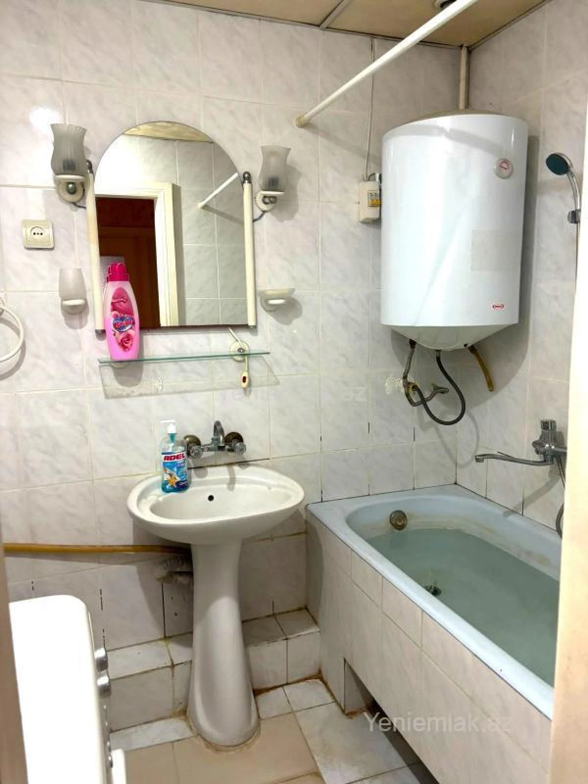 Satılır 3 otaqlı köhnə tikili 65 m²