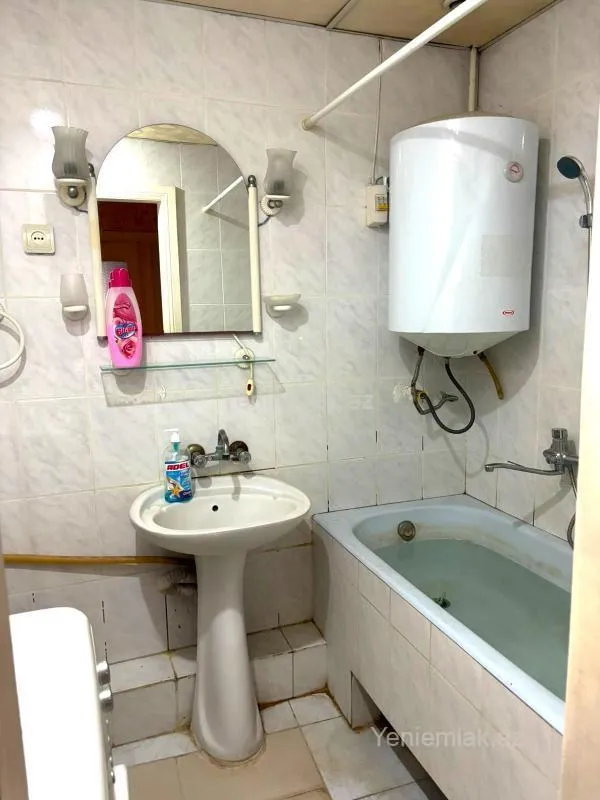 Satılır 3 otaqlı köhnə tikili 65 m²
