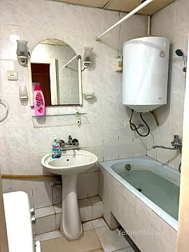 Satılır 3 otaqlı köhnə tikili 65 m²