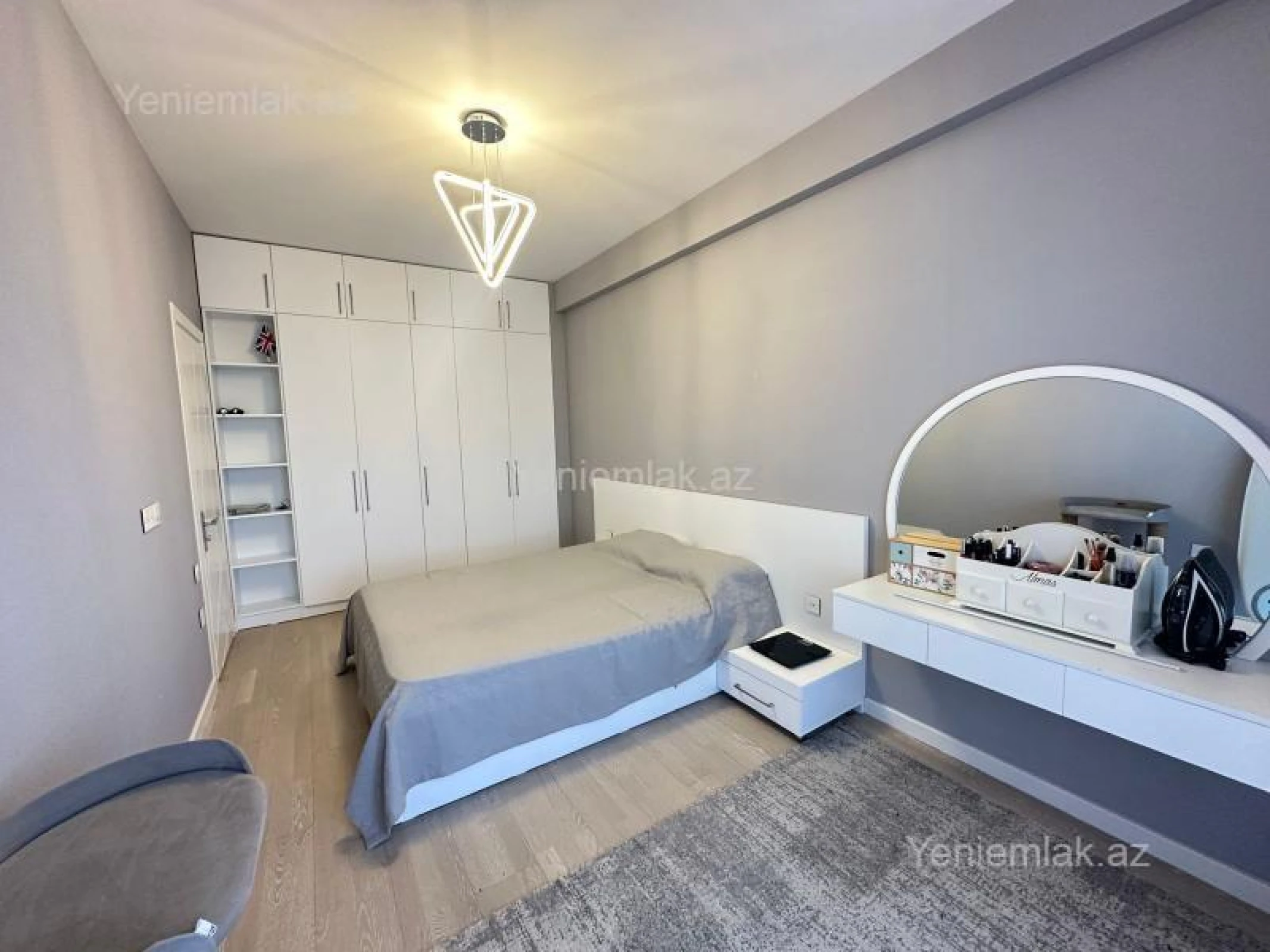 Satılır 2 otaqlı yeni tikili 75 m²