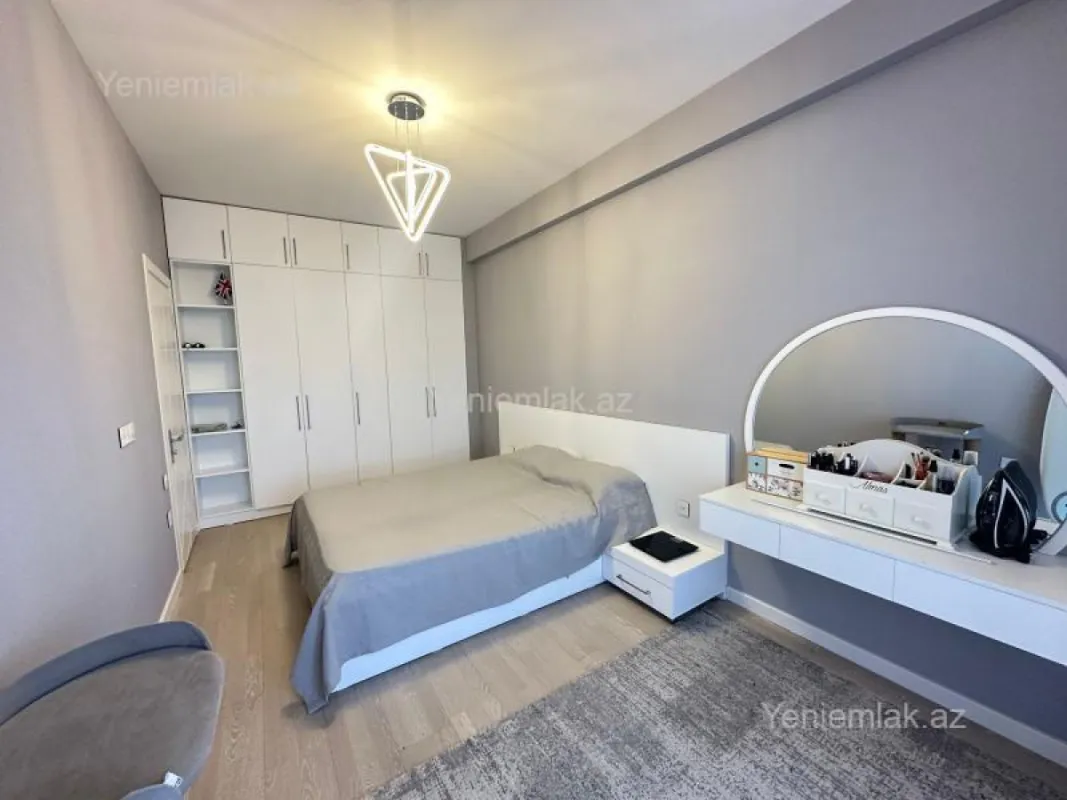 Satılır 2 otaqlı yeni tikili 75 m²