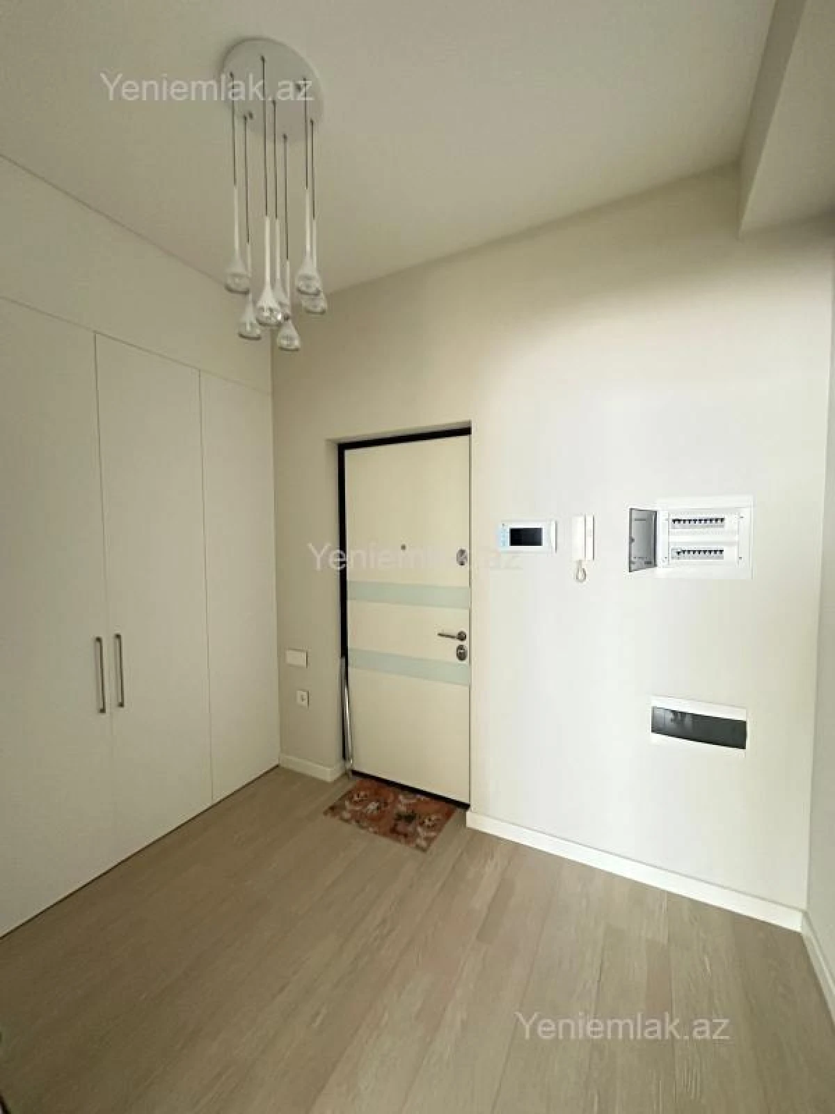 Satılır 2 otaqlı yeni tikili 75 m²