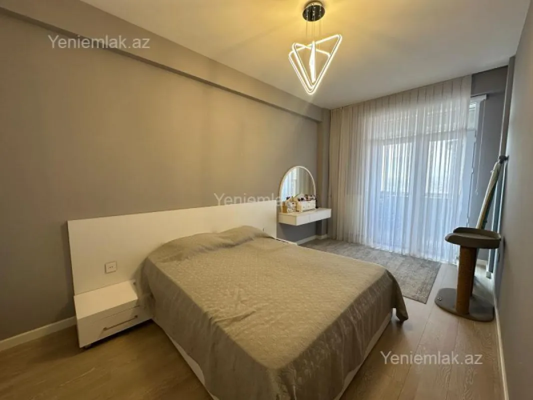 Satılır 2 otaqlı yeni tikili 75 m²