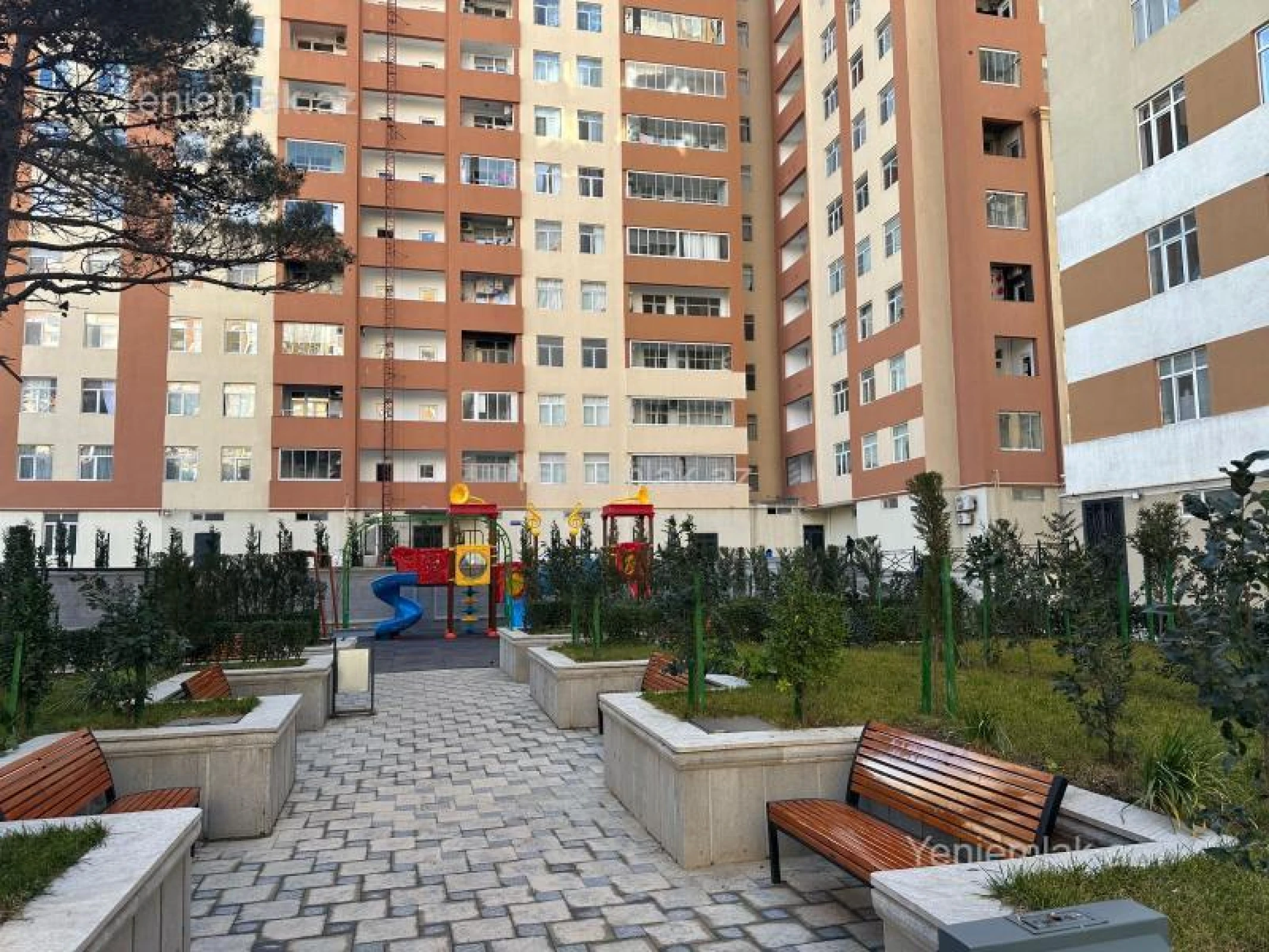 Satılır 2 otaqlı yeni tikili 75 m²