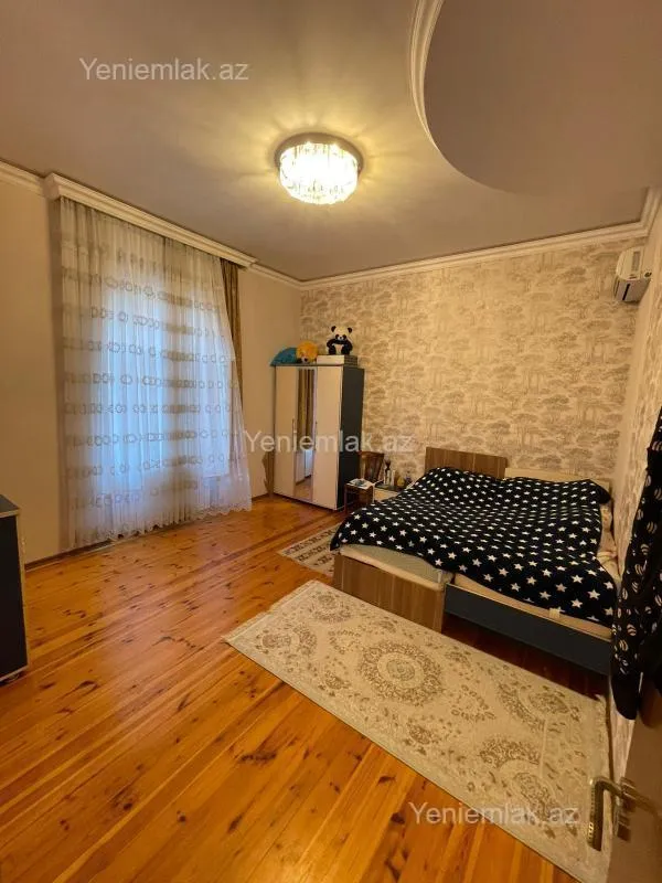 Satılır 6 otaqlı həyət evi 240 m²