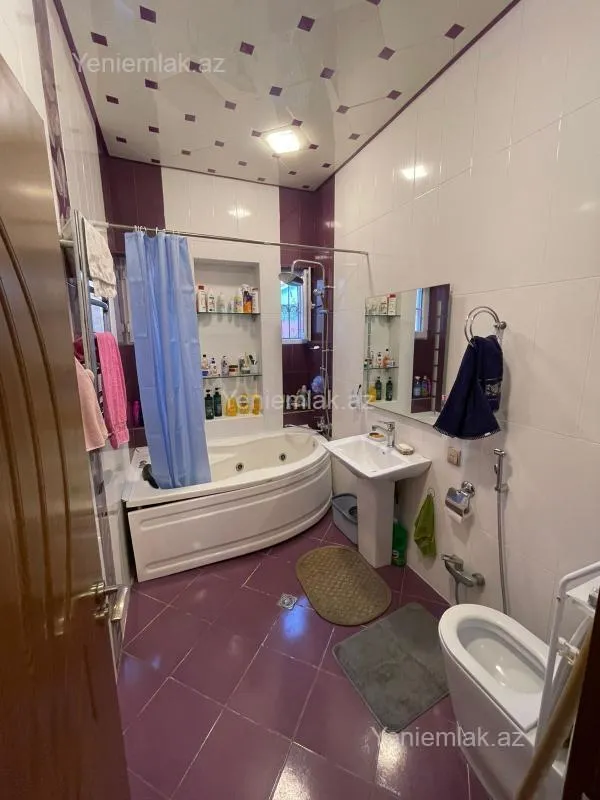 Satılır 6 otaqlı həyət evi 240 m²