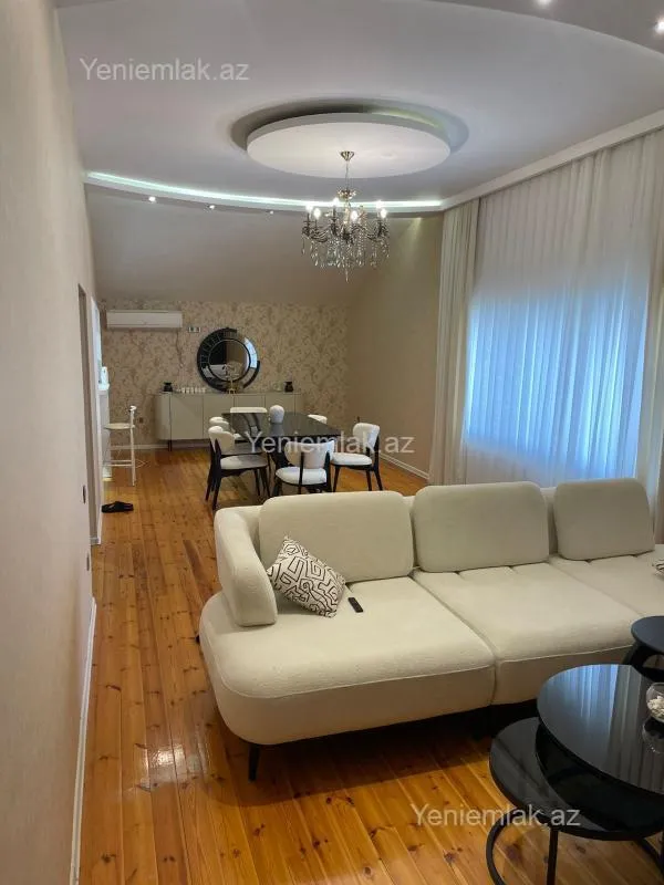 Satılır 6 otaqlı həyət evi 240 m²