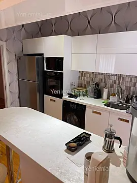 Satılır 6 otaqlı həyət evi 240 m²