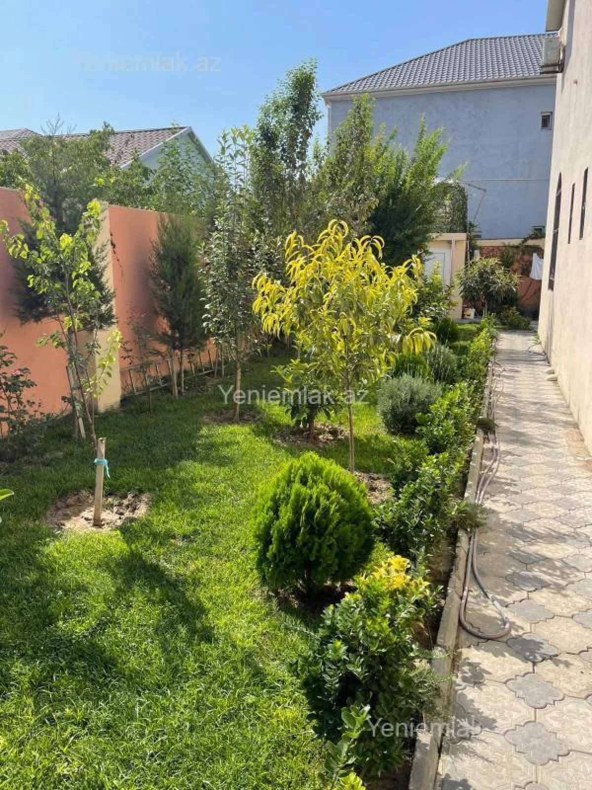 Satılır 6 otaqlı həyət evi 240 m²