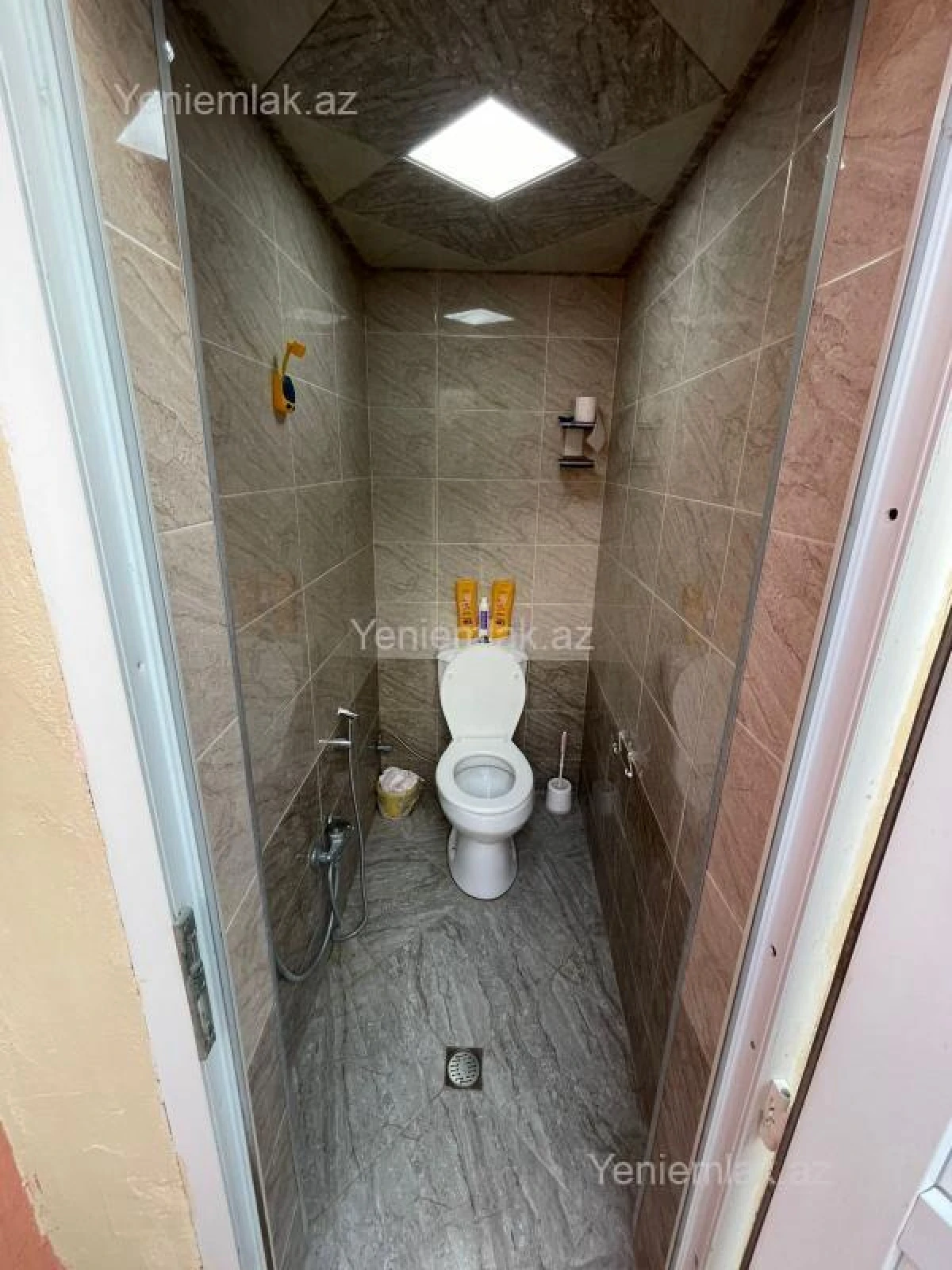 Satılır 6 otaqlı həyət evi 240 m²