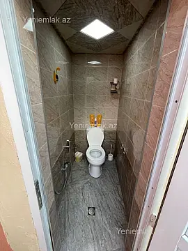 Satılır 6 otaqlı həyət evi 240 m²
