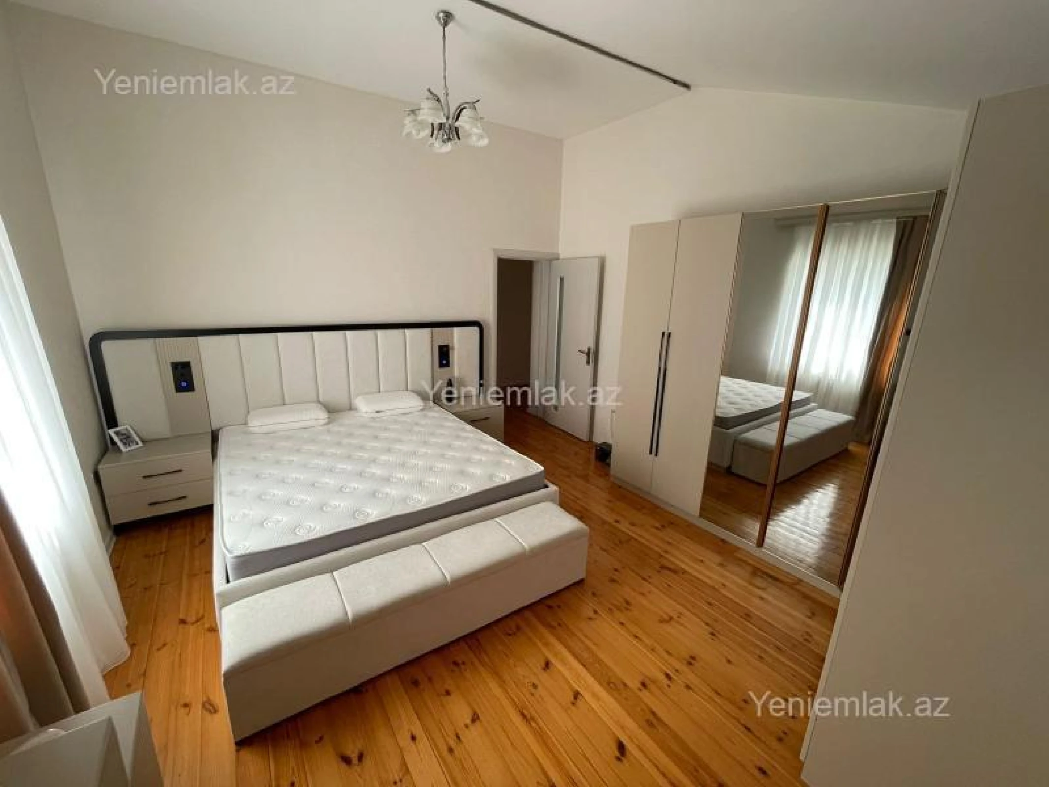 Satılır 6 otaqlı həyət evi 240 m²