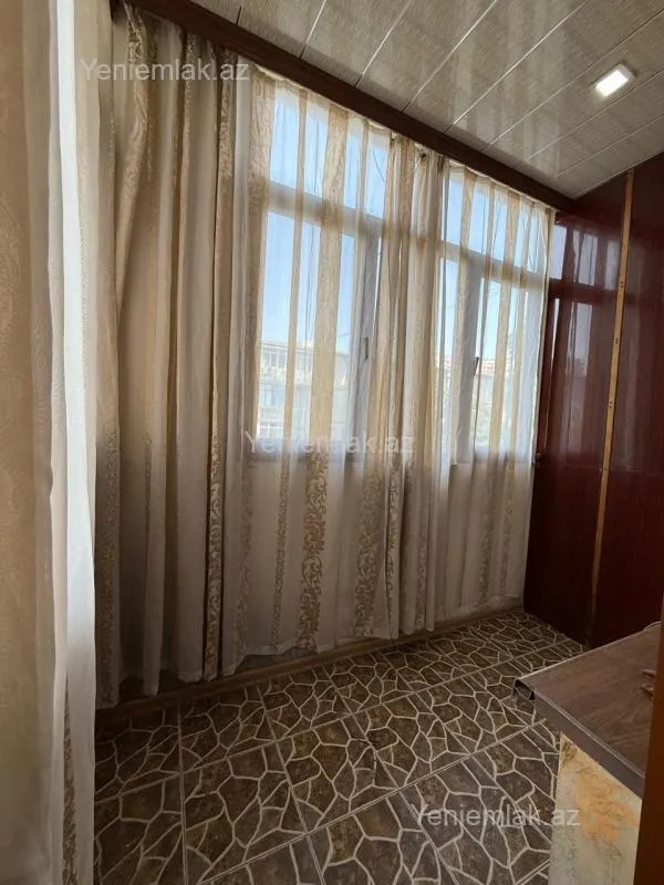 Satılır 3 otaqlı köhnə tikili 75 m²