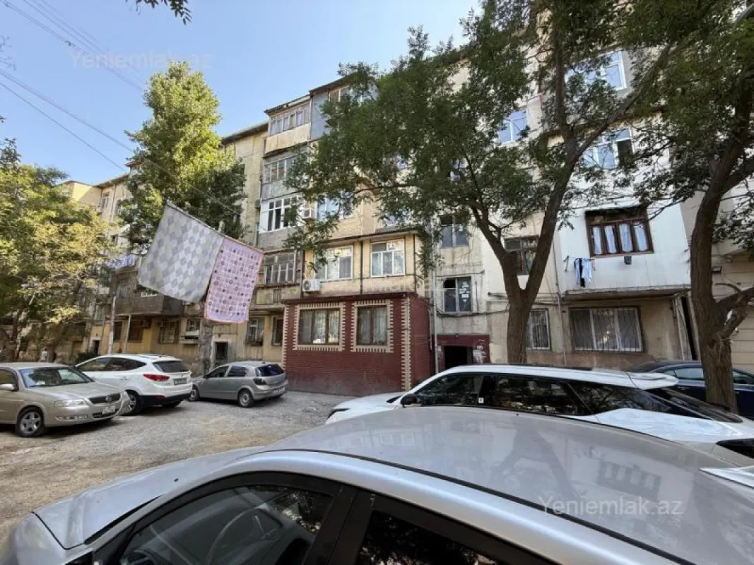 Satılır 3 otaqlı köhnə tikili 75 m²