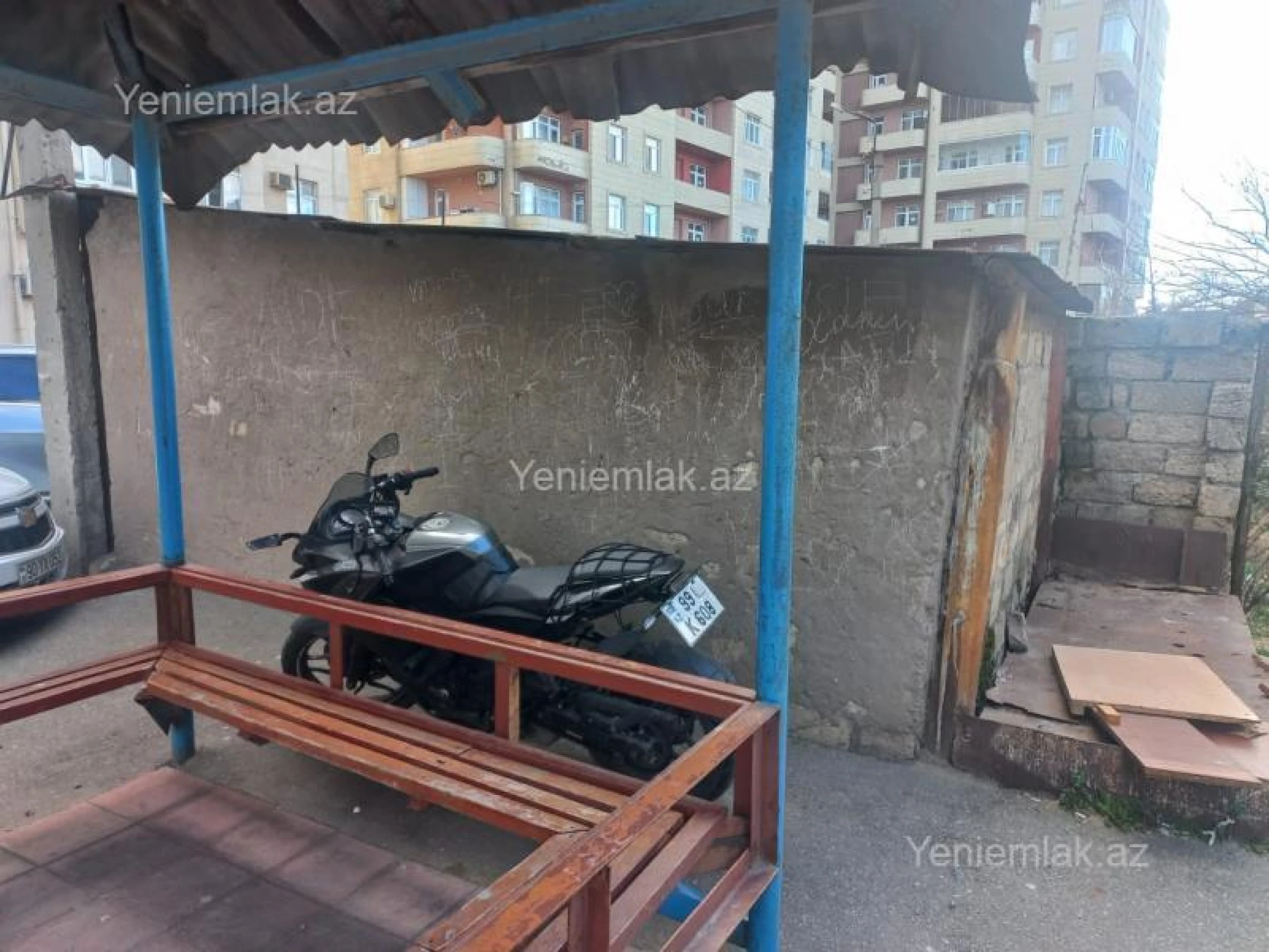 Satılır qaraj 18 m²