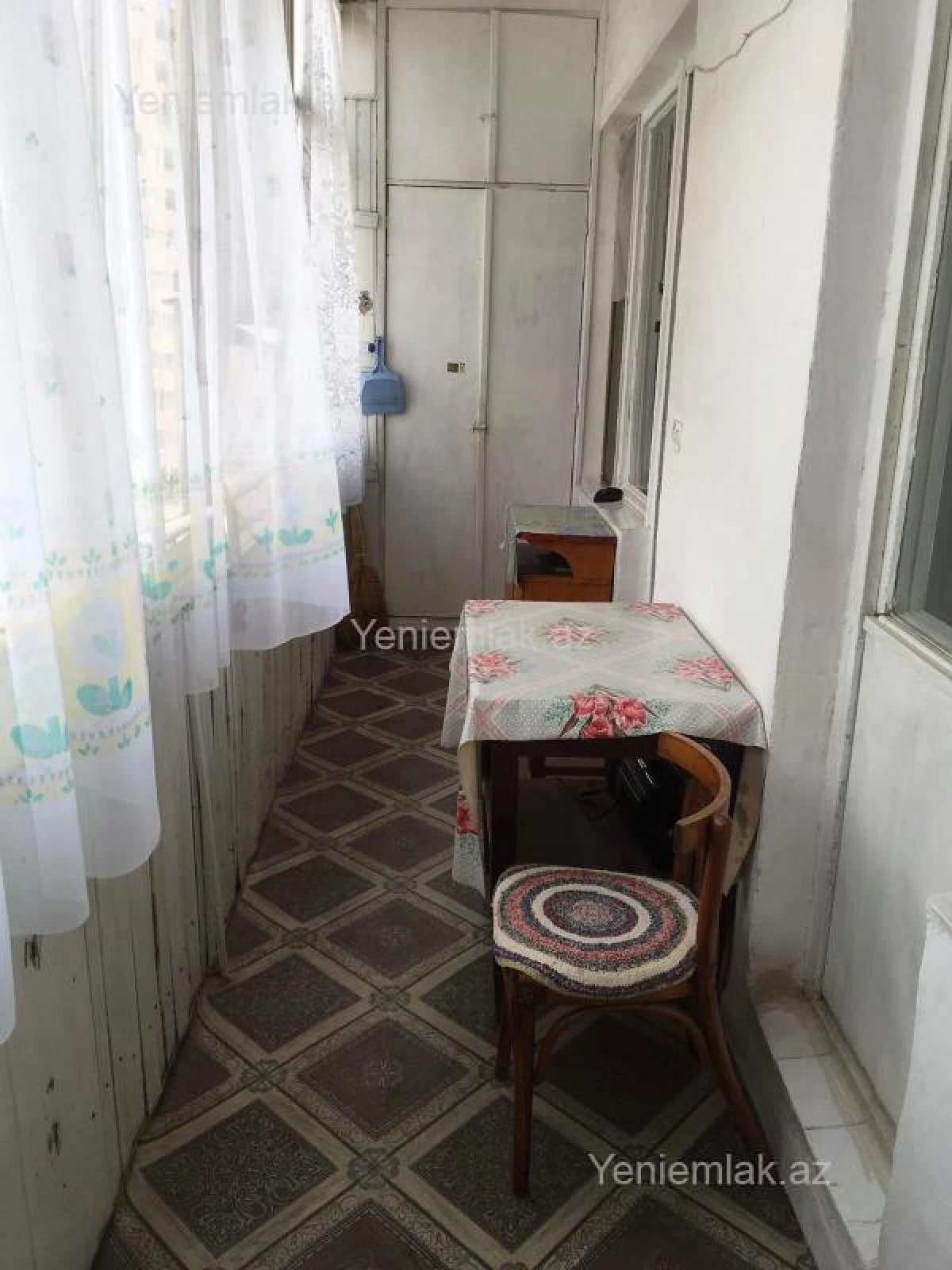 Satılır 4 otaqlı köhnə tikili 100 m²