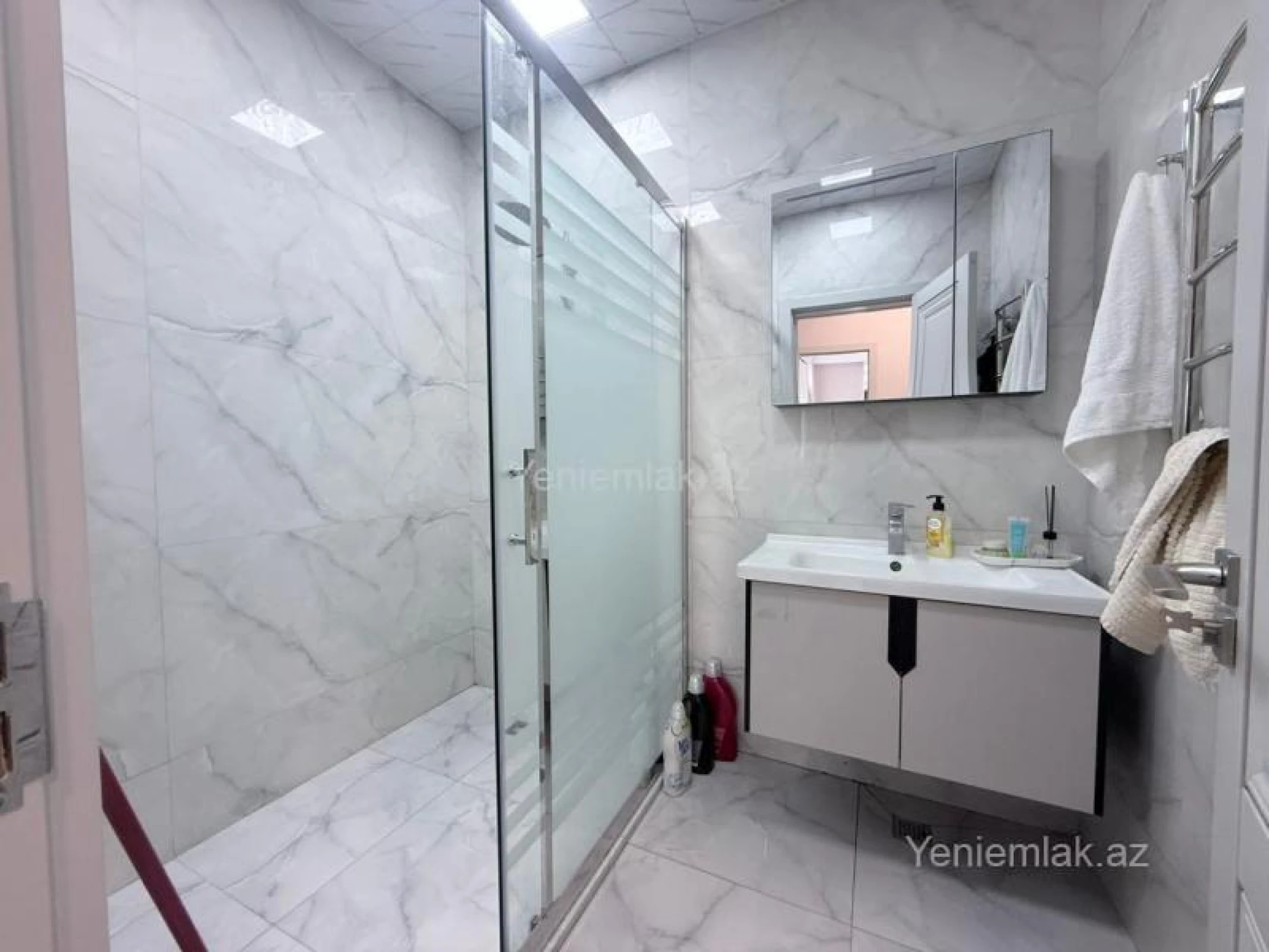 Satılır 2 otaqlı yeni tikili 85 m²