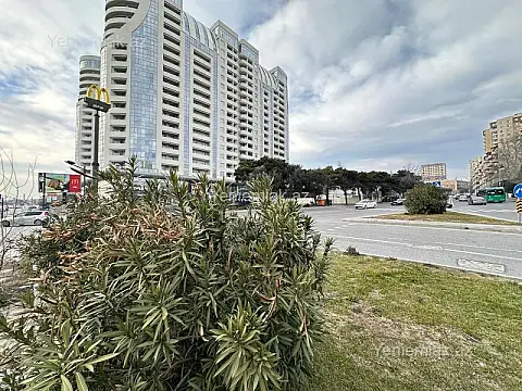 Satılır 3 otaqlı yeni tikili 200 m²