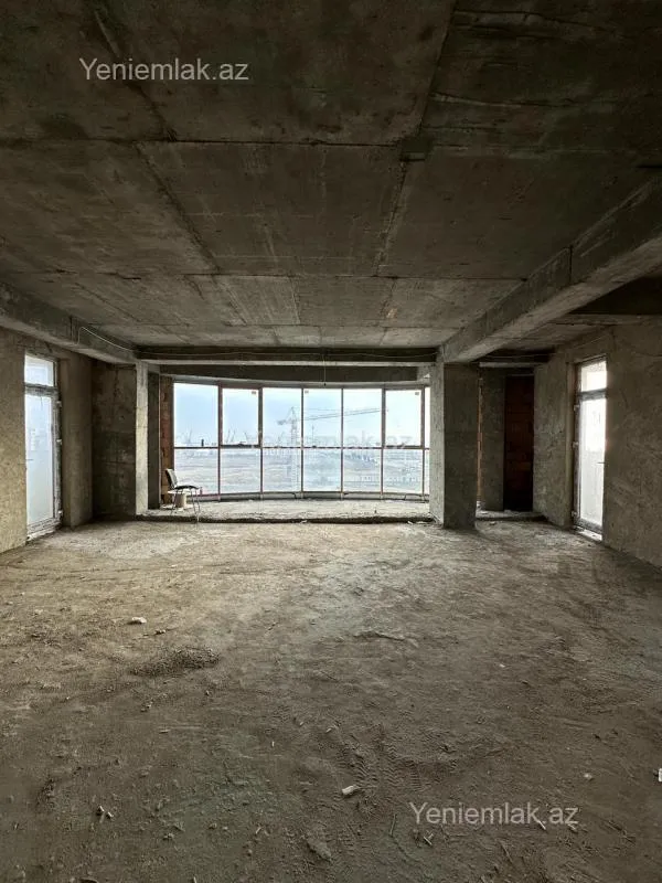 Satılır 3 otaqlı yeni tikili 200 m²