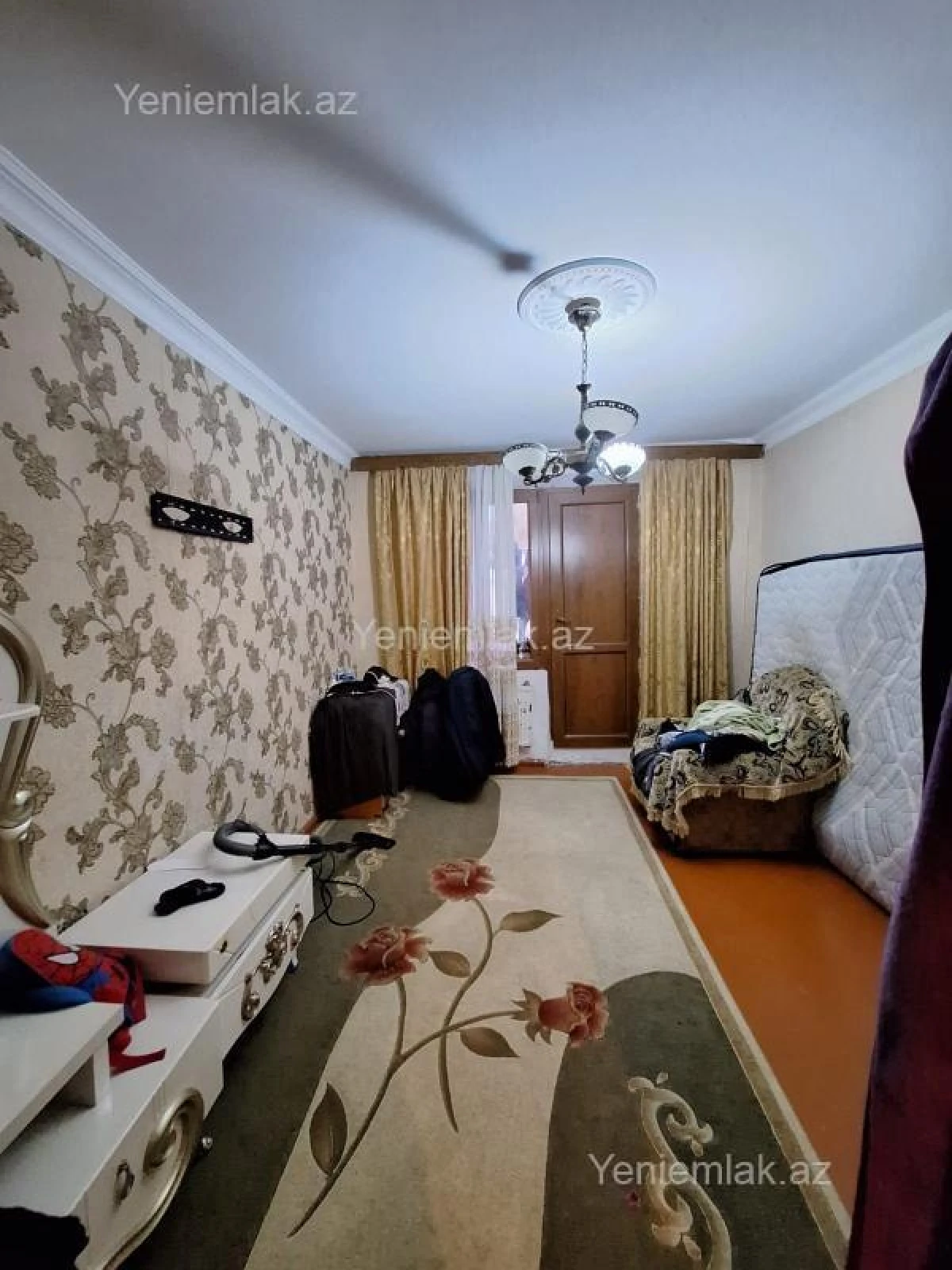 Satılır 4 otaqlı köhnə tikili 90 m²