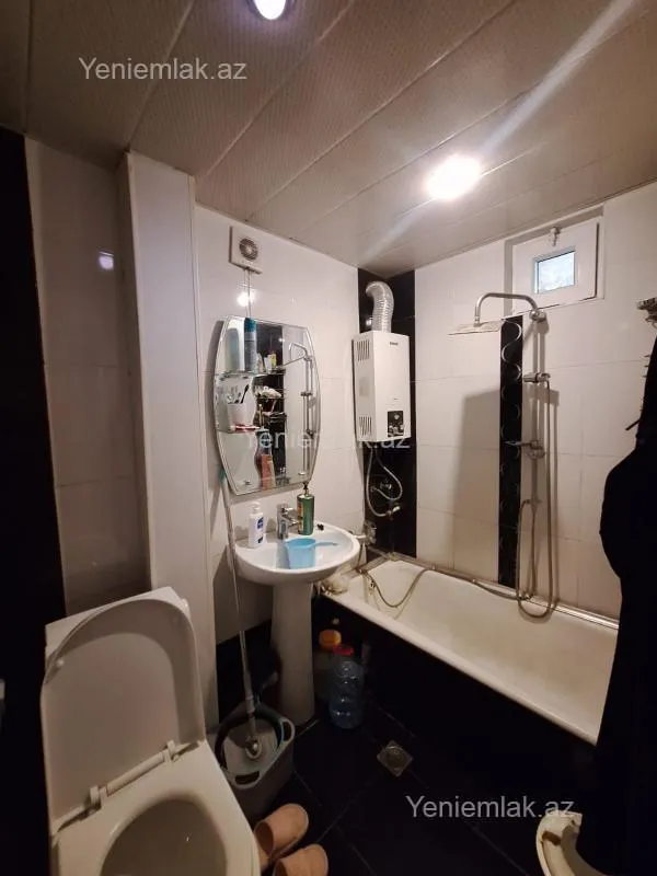 Satılır 4 otaqlı köhnə tikili 90 m²