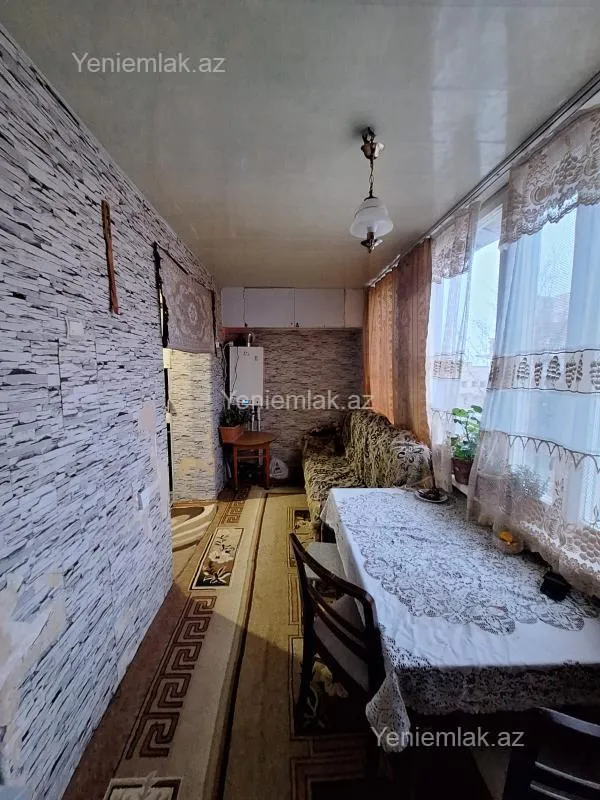 Satılır 4 otaqlı köhnə tikili 90 m²