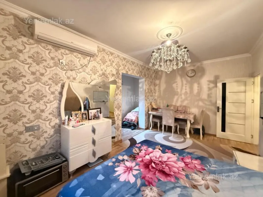 Satılır 2 otaqlı köhnə tikili 60 m²