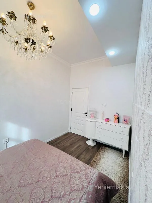 Satılır 3 otaqlı yeni tikili 75 m²