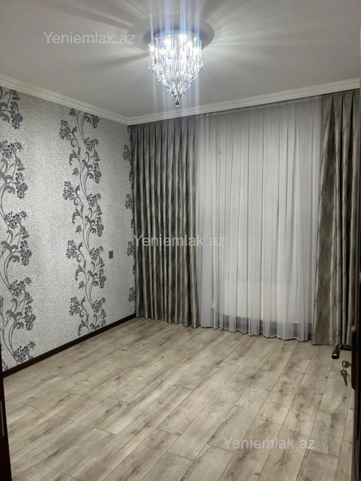 Satılır 5 otaqlı köhnə tikili 120 m²
