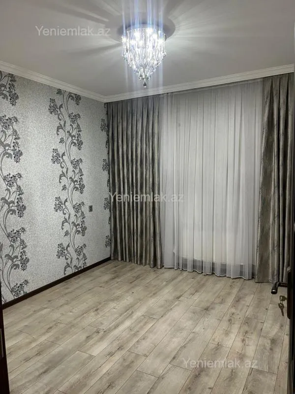 Satılır 5 otaqlı köhnə tikili 120 m²